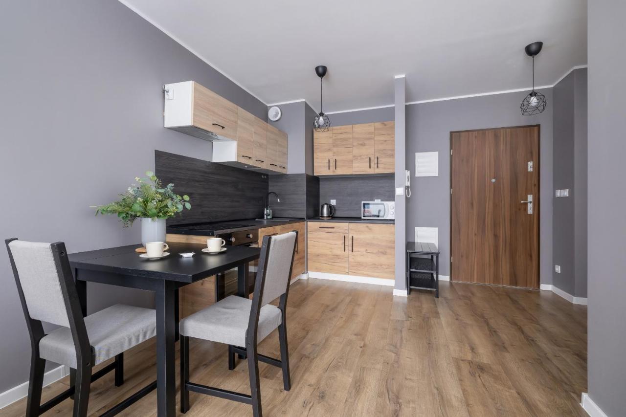 Comfy Pachonskiego With Parking In By Renters Appartement *